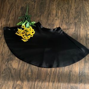 Black skater skirt 🖤 🤘